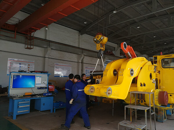 شاحنة التعدين تحت الأرض